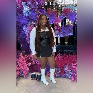 Meet your Posher, Deshira